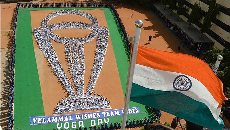 ವಿಶ್ವಕಪ್ ಟ್ರೋಫಿ ಮಾದರಿಯಲ್ಲಿ ಯೋಗ ಪ್ರದರ್ಶಿಸಿದ ಮಕ್ಕಳು, ನೆಟ್ಟಿಗರಿಂದ ಭಾರೀ ಪ್ರಶಂಸೆ